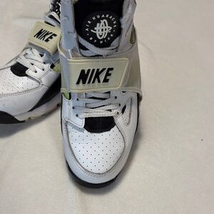 Nike High-Top Huarache in White and Black neon green. With top strap.